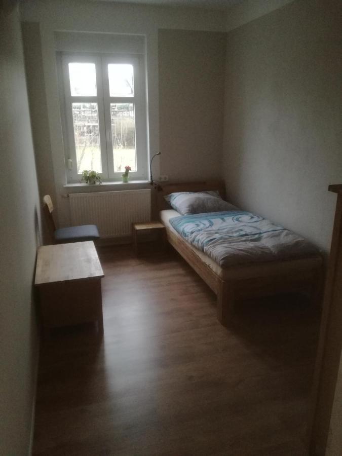 Auestrasse 94A Hotel Glauchau Buitenkant foto