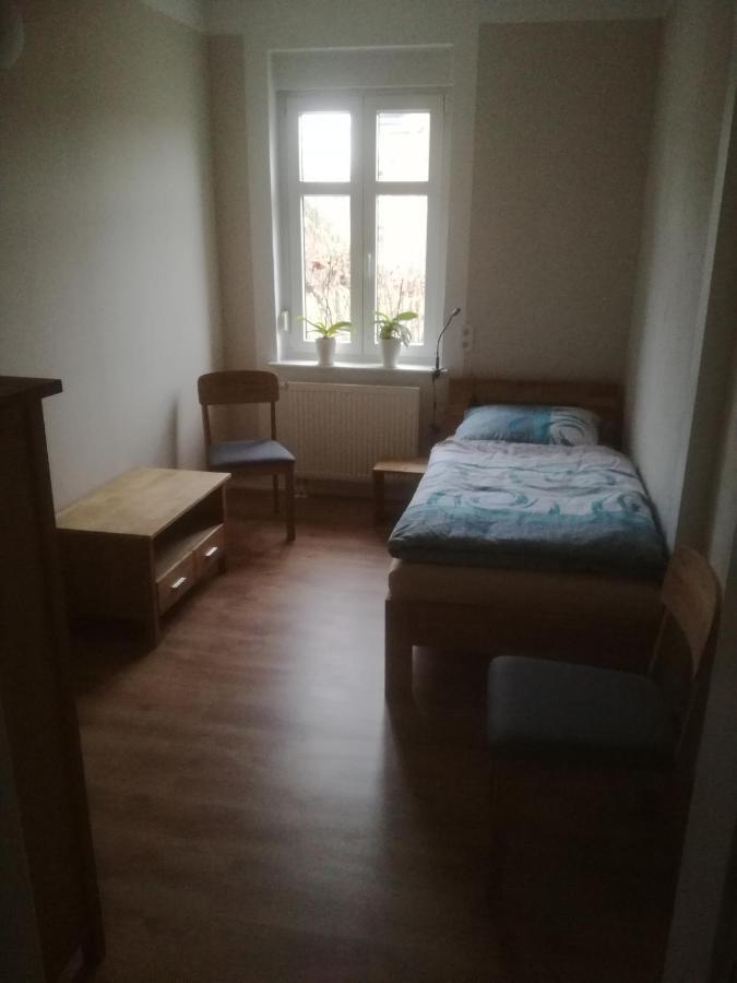 Auestrasse 94A Hotel Glauchau Buitenkant foto
